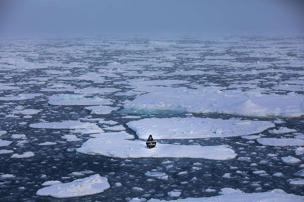 Mya-Rose完成氣候行動前夕，北極錄得史上第二低年度海冰最小值，印證她的緊急行動呼籲。 © Daniella Zalcman / Greenpeace