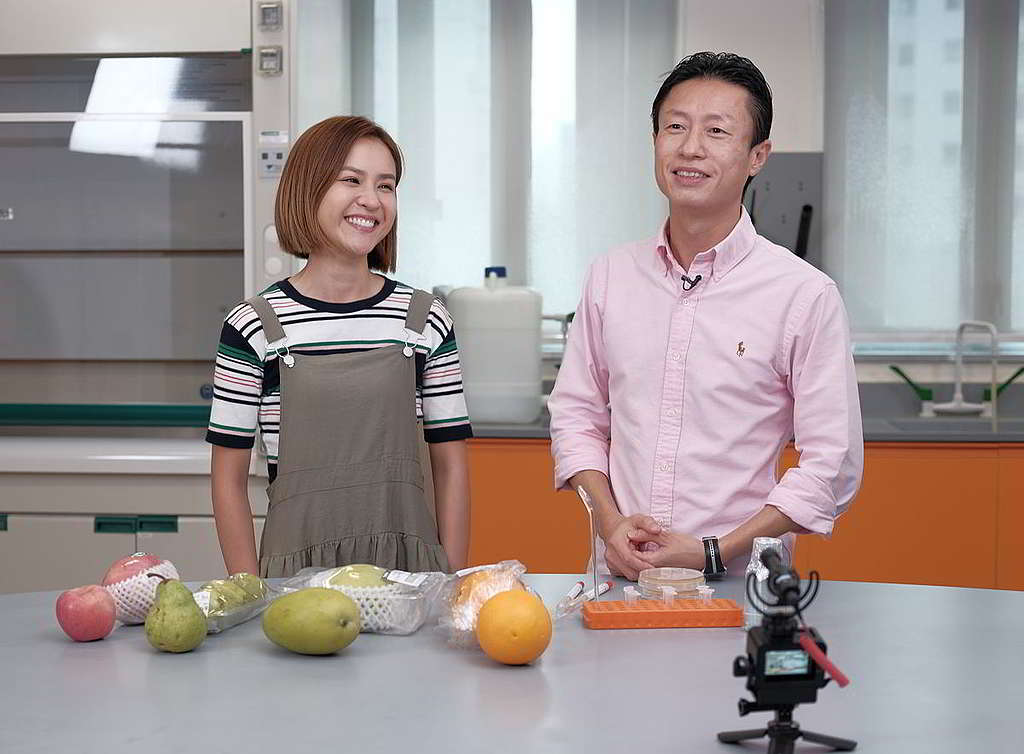 拍攝期間，阿妹和Dr.Yue即興發揮，幾乎每take都有驚喜！ © Greenpeace