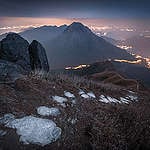 月下的大東山。（30s F4 ISO800）© Kelvin Yuen