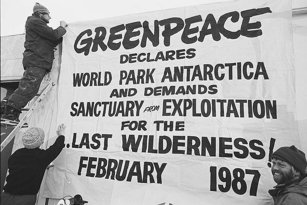 1987年，綠色和平在南極成立「世界公園」基地；全面禁止商業開採的倡議，當時還未成主流。 © Greenpeace / Andy Loor
