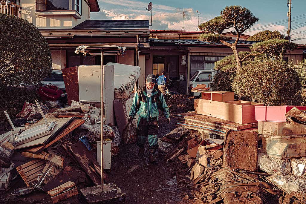 颱風海貝思奪去98人性命，災後日本宮城縣丸森町一片狼藉。© Shutterstock 
