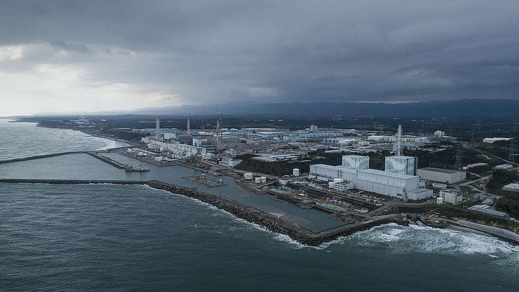 福島第一核電站的危機仍然持續，沿岸社區包括漁業組織均反對任何輻射污水排放計劃。 © Christian Åslund / Greenpeace