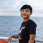 黃懿萱（小豚）擔任綠色和平船艦水手，在海洋第一線協助守護環境。© Tommy Trenchard / Greenpeace
