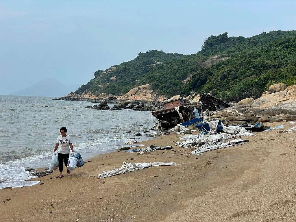 Jiao 在工餘時間也積極參與淨灘活動，身體力行保護環境。 相片由受訪者提供