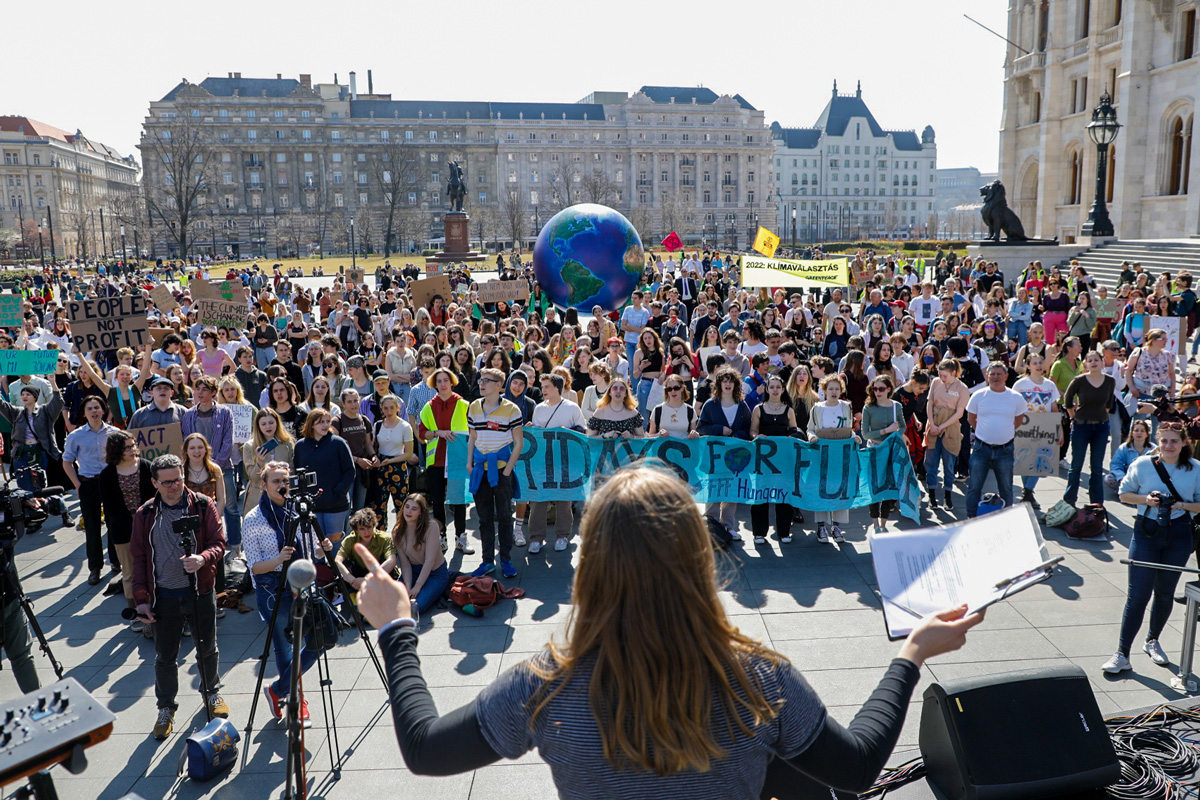 VII. Globális Klímatüntetés a Fridays for Future Magyarország szervezésében Budapesten.