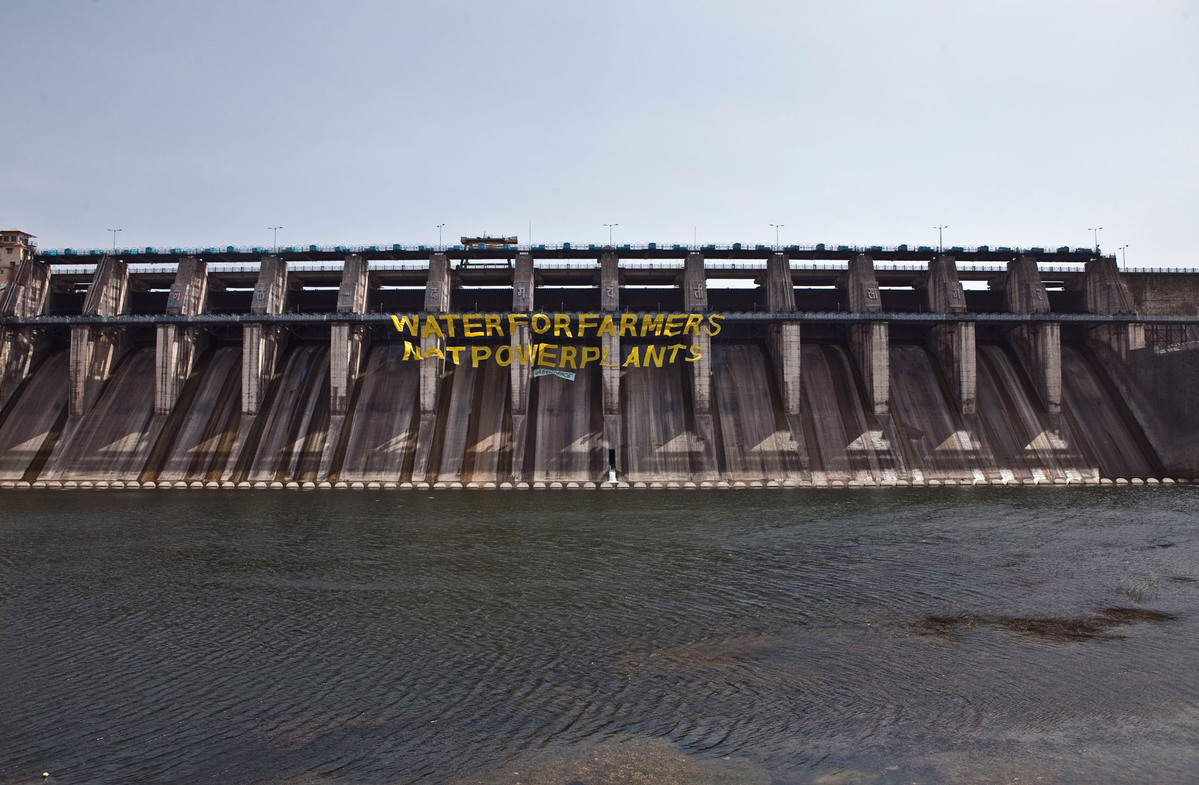 Wardha Dam Banner Action in India. © Sudhanshu Malhotra