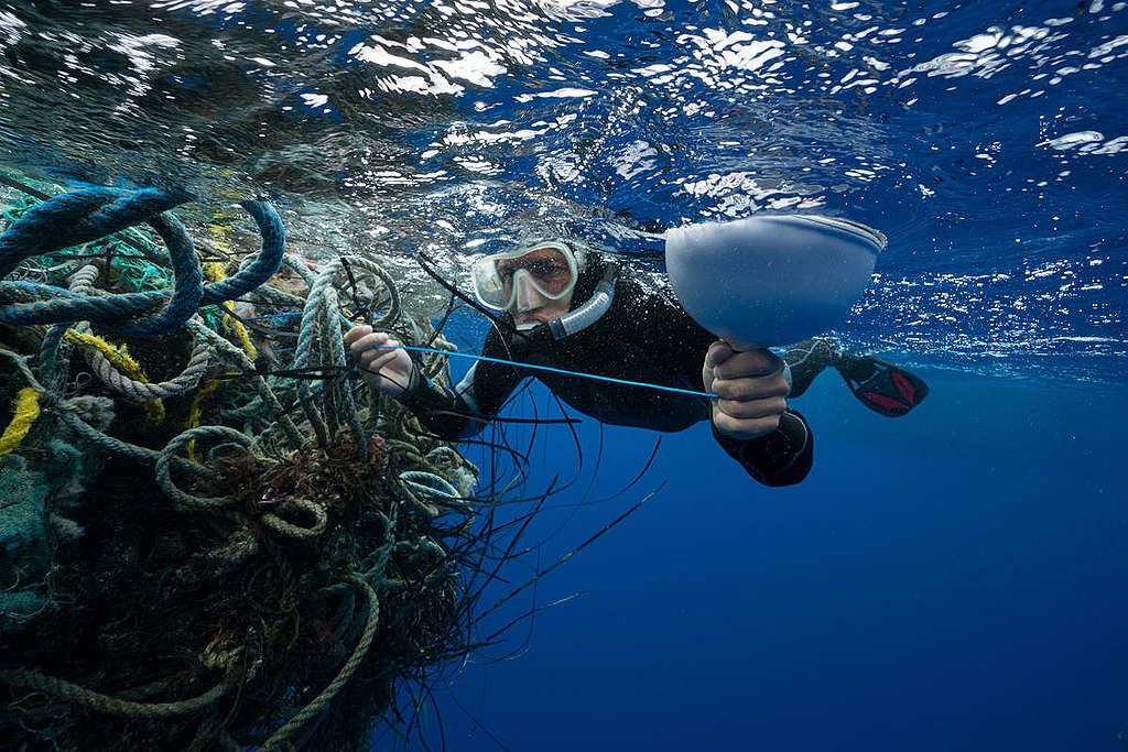 Ghosts Fishing Nets in the Great Pacific Garbage Patch. © Justin Hofman