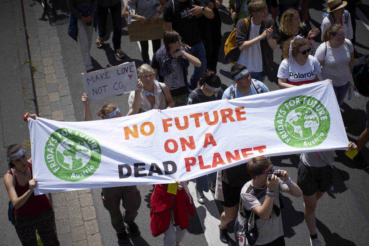 International "Fridays for Future" Demonstration in Aachen. © Anne Barth / Greenpeace