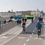 Cyclists in Copenhagen. © Kevin McElvaney / Greenpeace