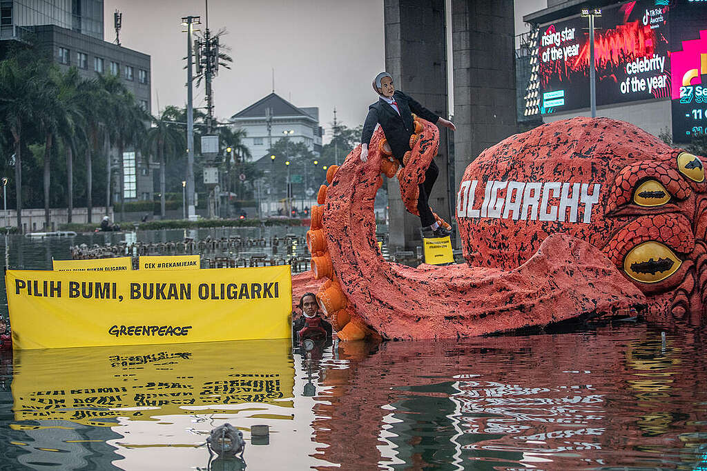 Monster Oligarchy Protest In Jakarta. © Jurnasyanto Sukarno / Greenpeace