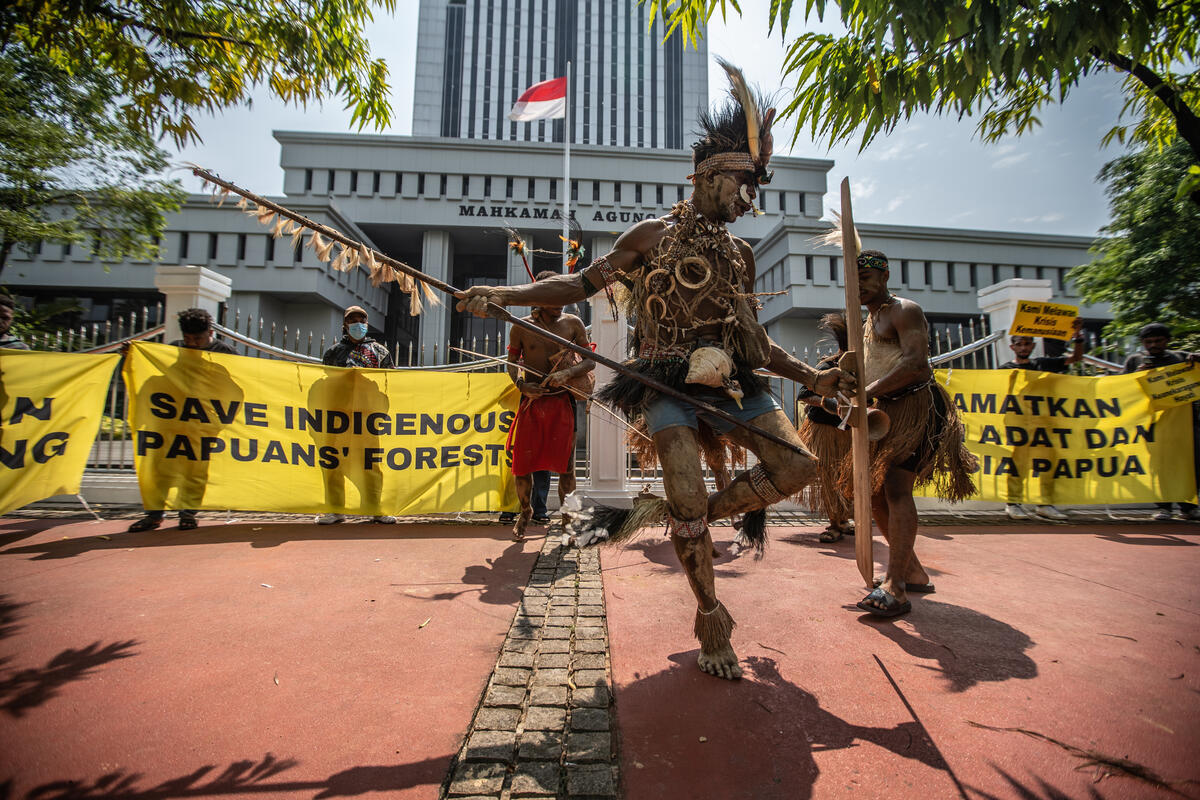 Awyu and Moi People Visit Supreme Court Jakartin Jakarta. © Jurnasyanto Sukarno / Greenpeace