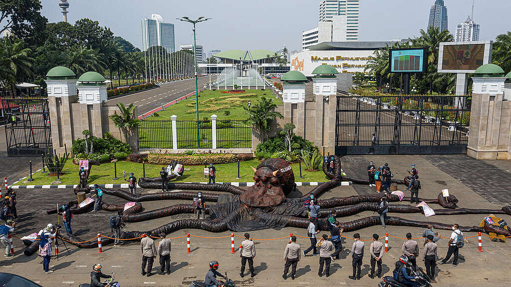 Oligarchy Monster Action in Jakarta. © Rivan Hanggarai / Greenpeace