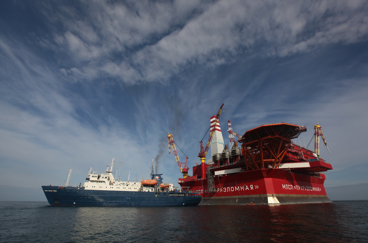 Action Against Gazprom's Arctic Drilling © Denis Sinyakov / Greenpeace