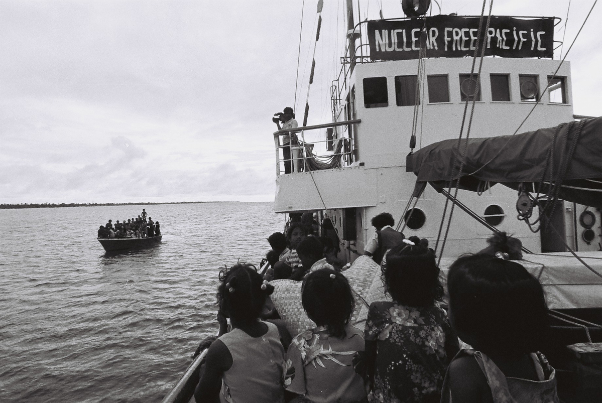 Evacuation of Rongelap Islanders © David Robie / Eyes of Fire / Greenpeace