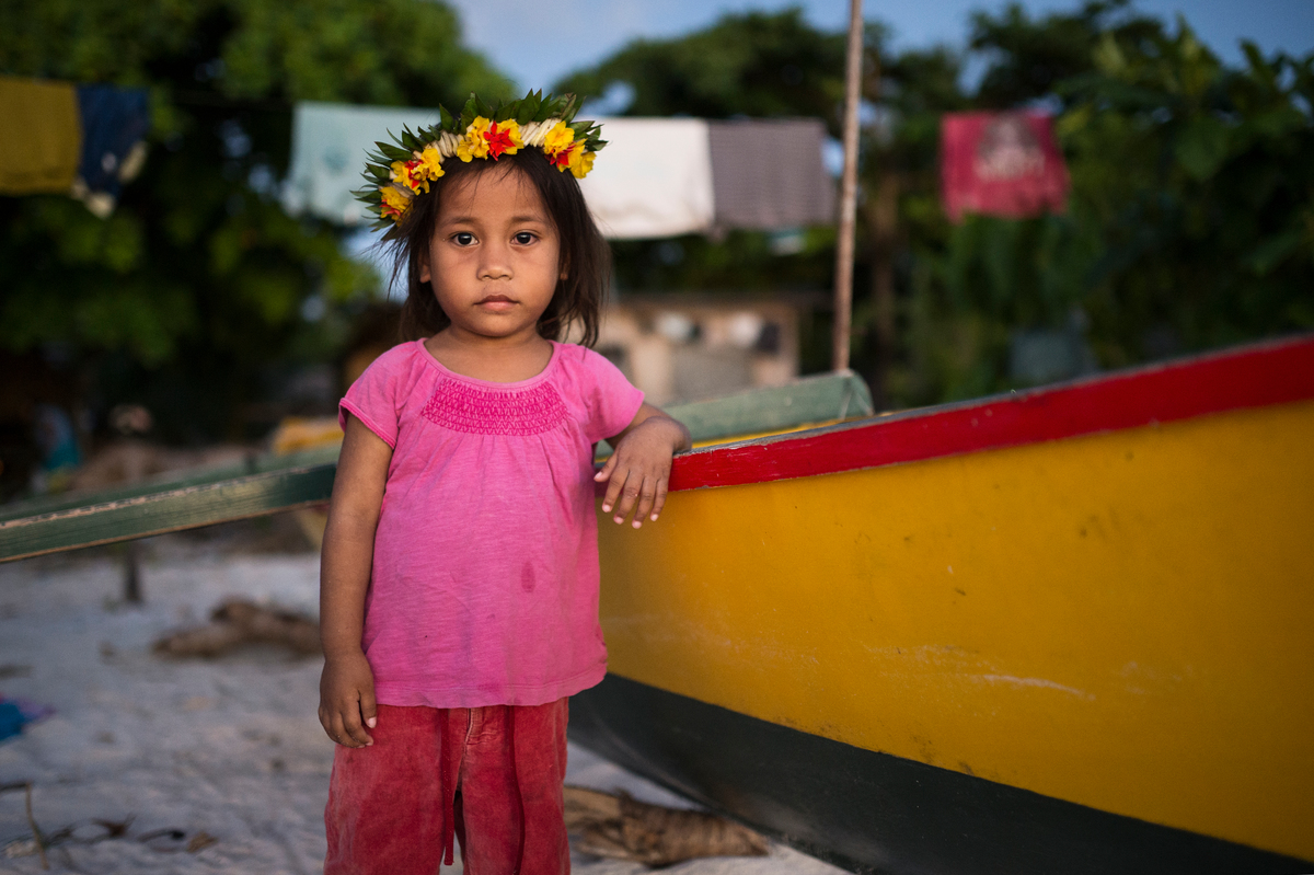 Young Girl on Tarawa Island © Christian Åslund / Greenpeace