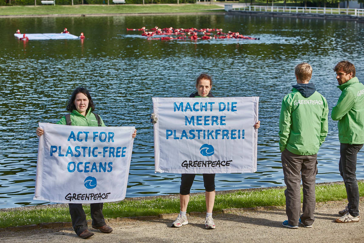 Protest at the Marine Litter Conference in Bremen © Marcus Meyer / Greenpeace