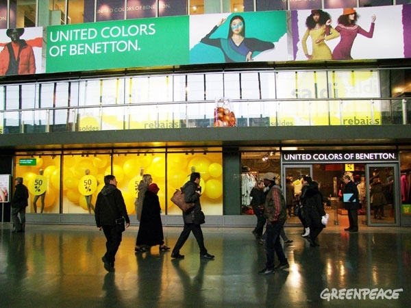 Benetton shows its true colours and commits to toxic free fashion -  Greenpeace International