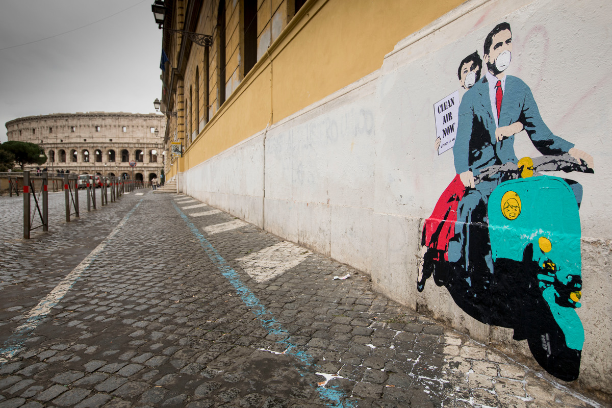Clean Air Street Art Action in Rome © Lorenzo Moscia / Greenpeace