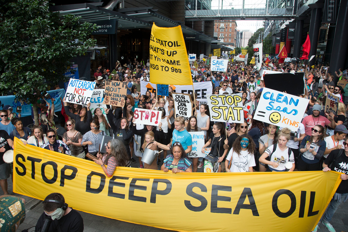 March Against Deep Sea Oil in New Zealand © Greenpeace