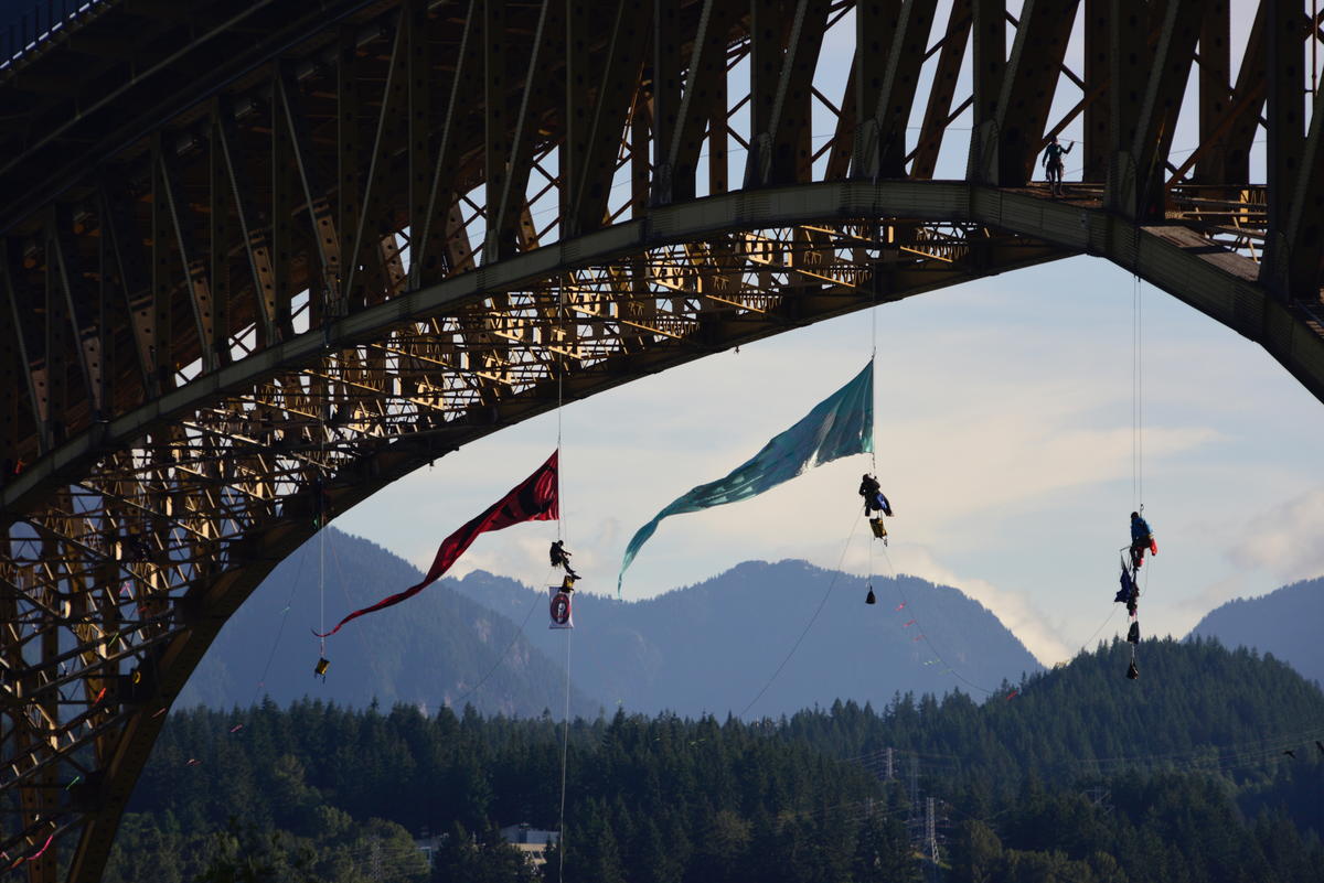Bridge Blockade In Vancouver © Greenpeace