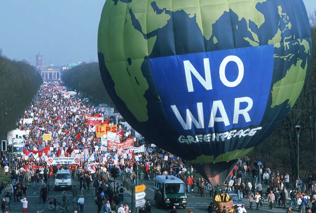 No War Demonstration in GermanyAktion gegen Irak-Krieg in Berlin © Paul Langrock / Greenpeace