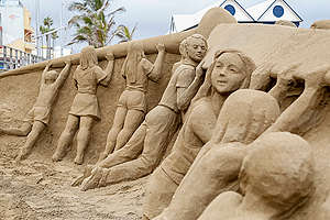 Sand Sculpture for Solar Paradise Project in Gran Canaria © Sergio Bolaños / Greenpeace