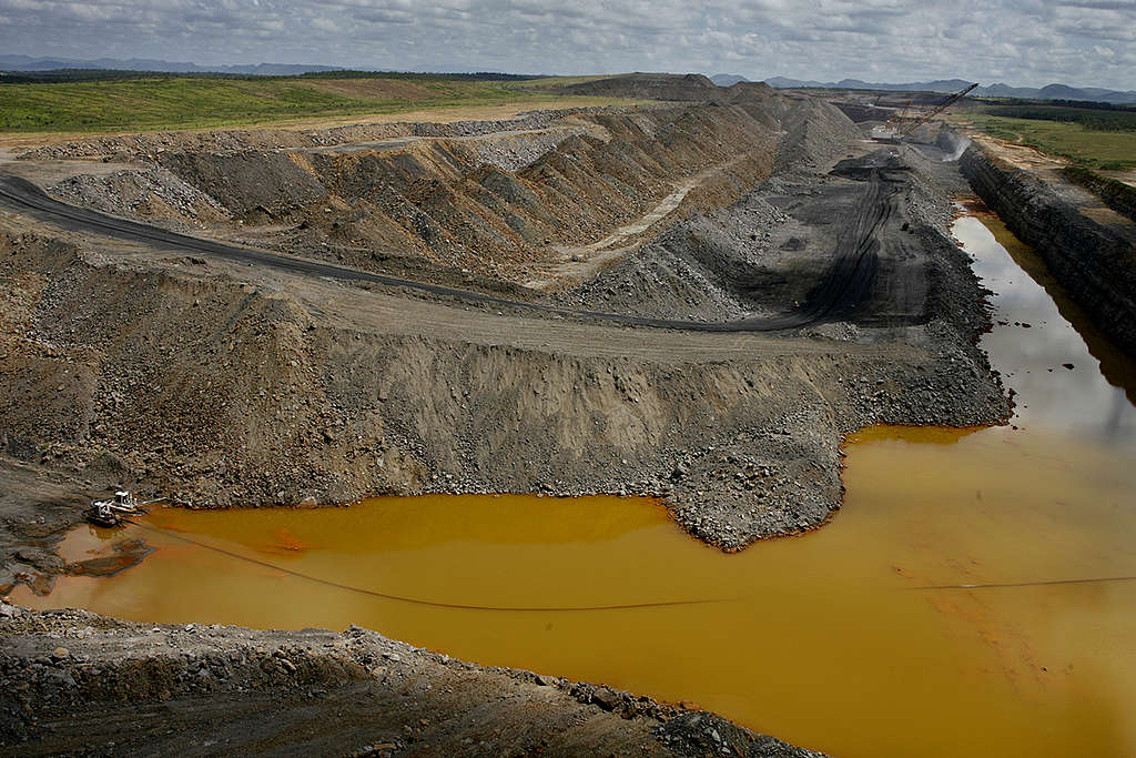 Open Cut Coal Mine in Australia © Dean Sewell / Greenpeace 