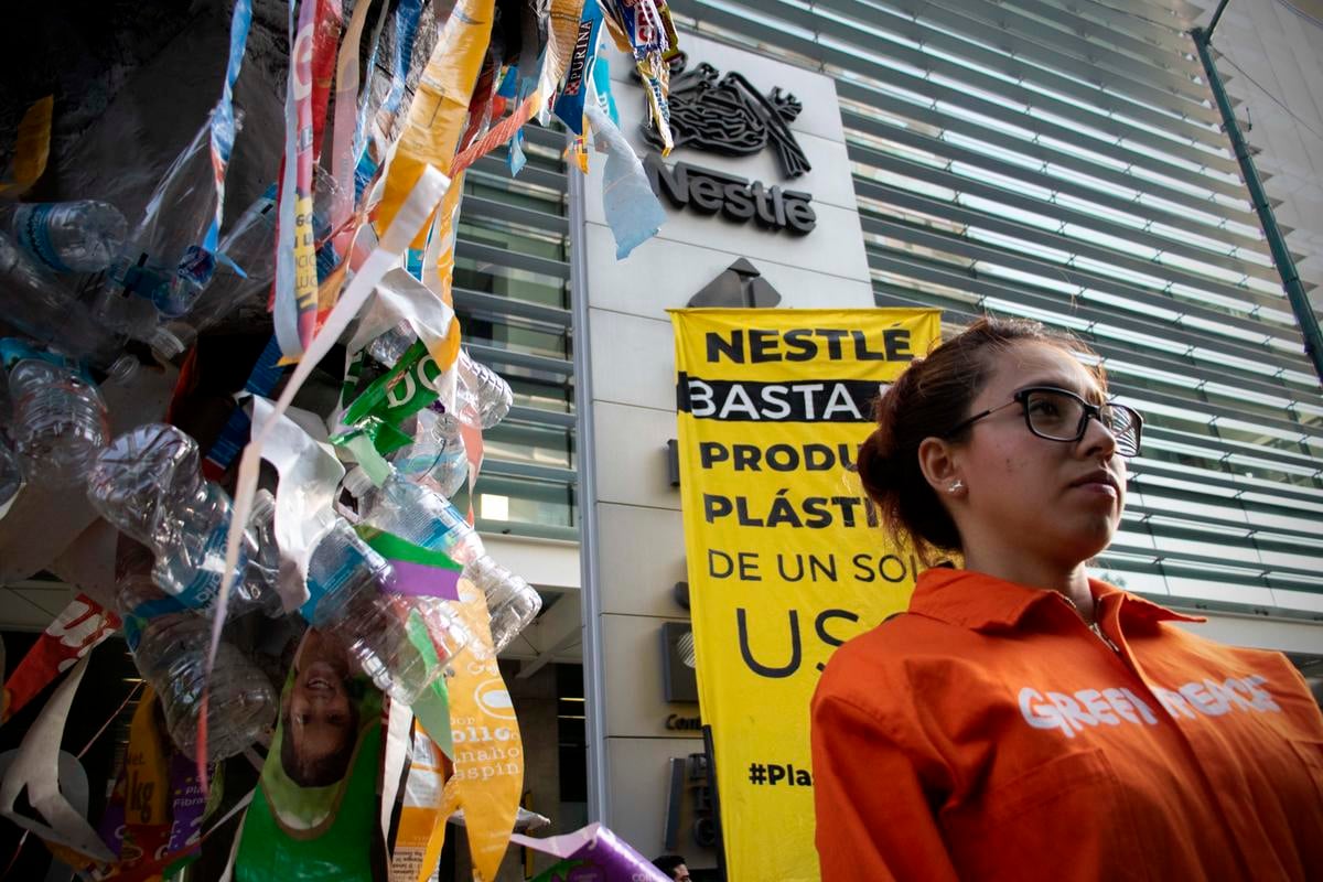 Plastic Monster Action at Nestle' Headquarters in Mexico. © Alejandro Pai / Greenpeace