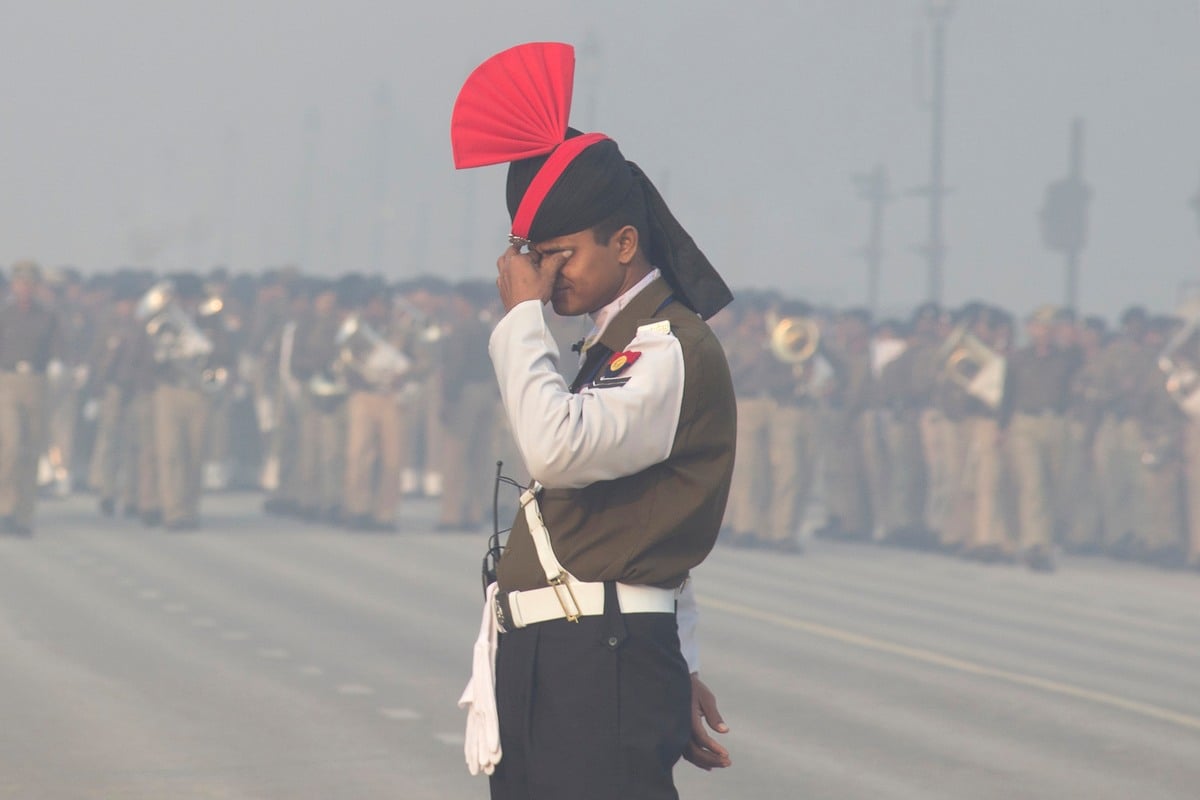 Parade Drill in the Midst of the Haze in New Delhi. © Subrata Biswas / Greenpeace