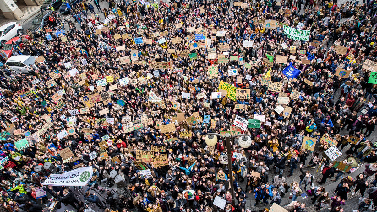 Global Student Strike in Prague. © Petr Zewlakk Vrabec / Greenpeace