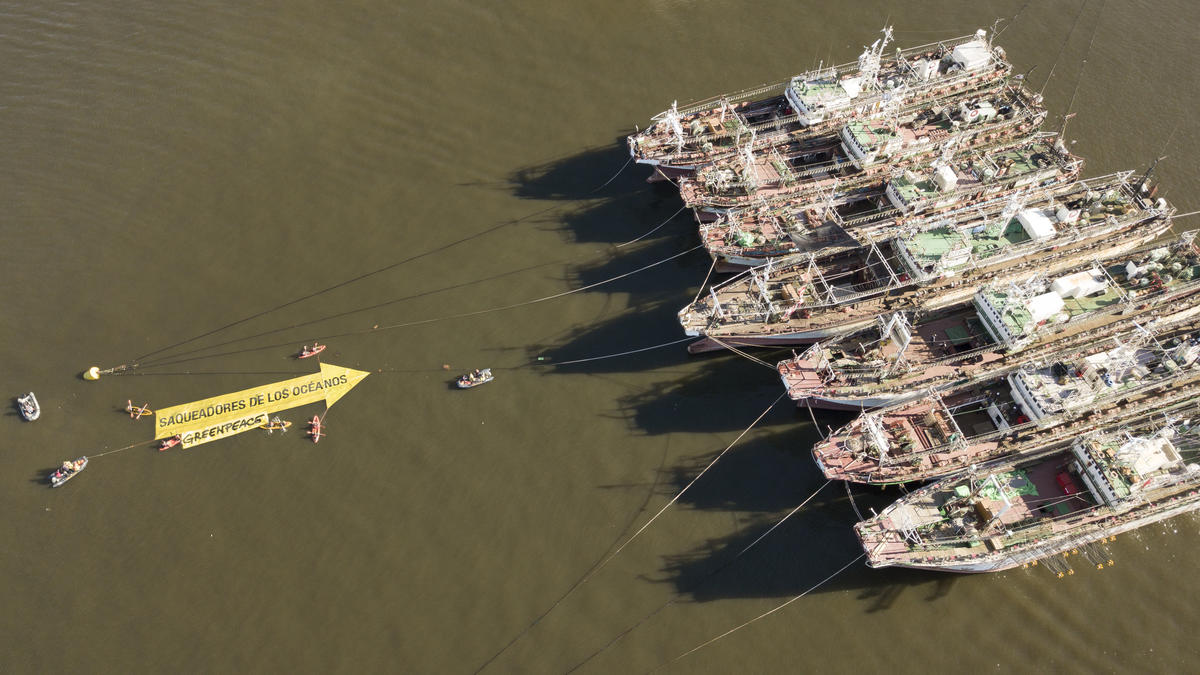 Activists Expose Destructive Fishing Vessels in the South Atlantic. © Fernando Garcia / Greenpeace