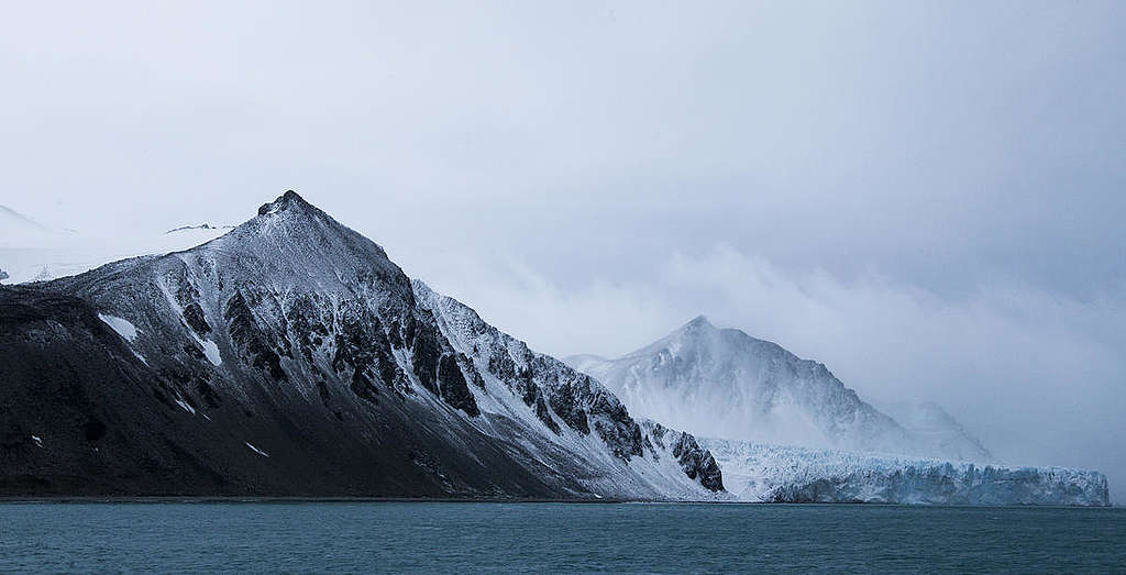 False Bay Glaciers in the Antarctic. © Paul Hilton / Greenpeace