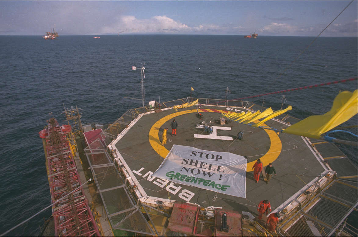 Action on Brent Spar 1st and 2nd Occupations © Greenpeace / David Sims