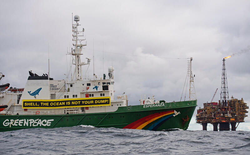 Greenpeace Protests against Shell in the North Sea. © Marten van Dijl / Greenpeace