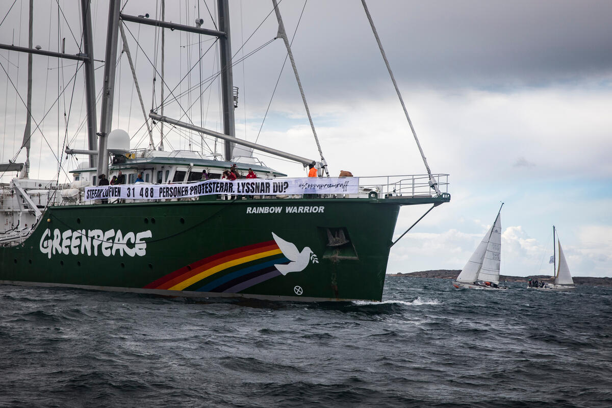 Rainbow Warrior Joins Sailing Protest against Oil Refinery Expansion in Sweden. © Andrew McConnell / Greenpeace