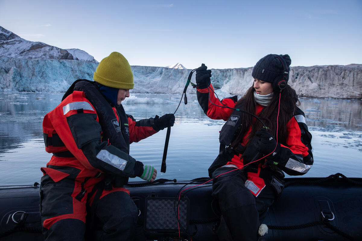 Hydrophone Research in Svalbard. © Daniella Zalcman / Greenpeace