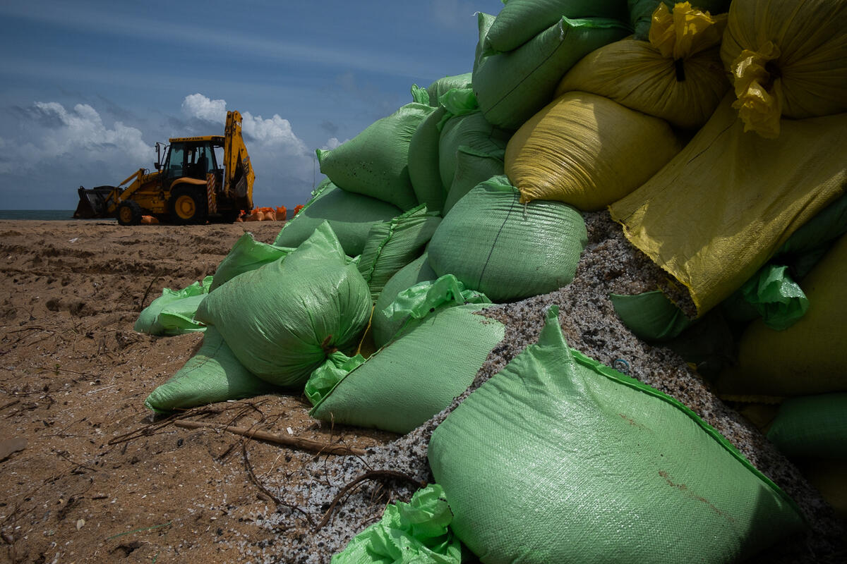 Microplastic Cleanup after X-Press-Pearl Accident in Sri Lanka. © Tashiya de Mel / Greenpeace