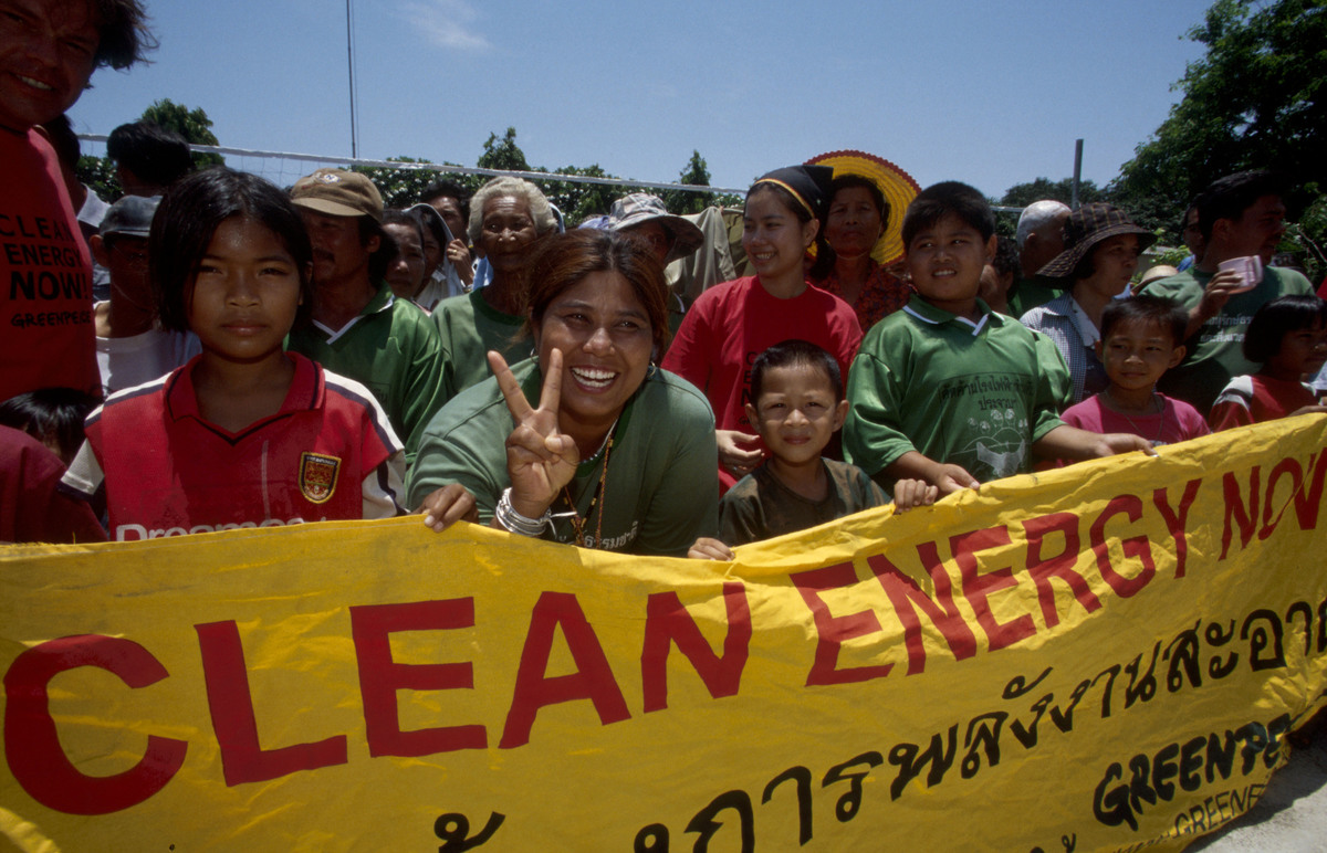 Climate Action to promote the use of clean energy in Thailand. © Greenpeace / Yvan Cohen