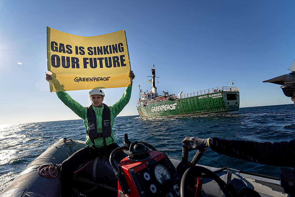 MY Arctic Sunrise in the Adriatic against Fossil Gas. © Gregor Gobec / Greenpeace