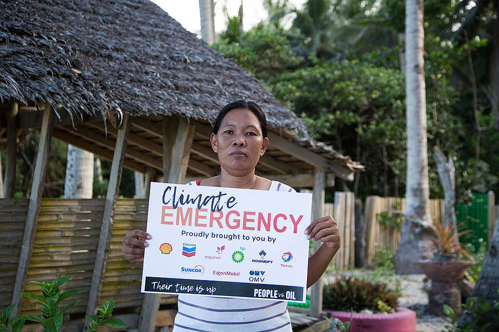 Petitioner from Alabat Island, Philippines. © Grace Duran-Cabus / Greenpeace