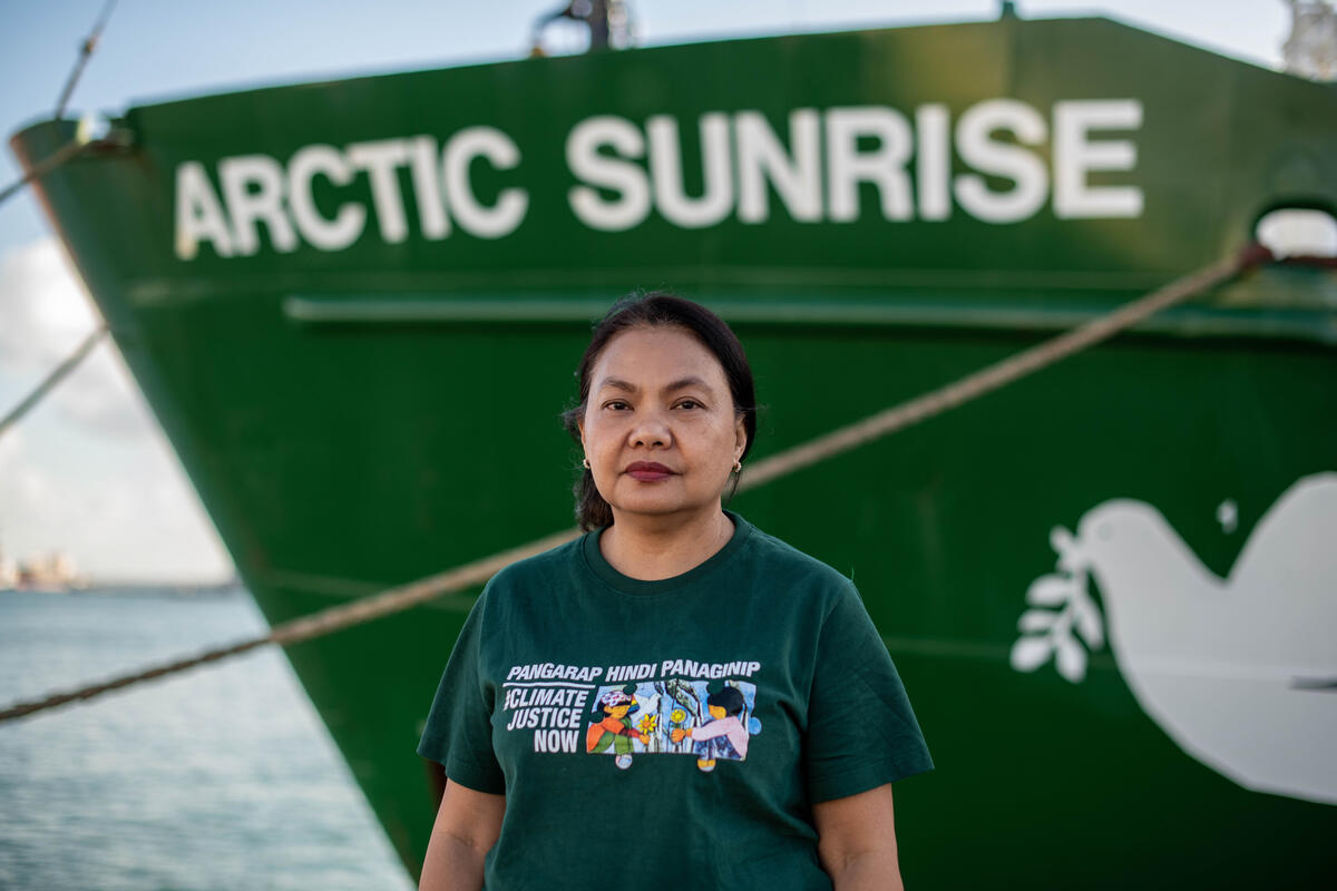 Activists by the Arctic Sunrise. © Chris J Ratcliffe / Greenpeace