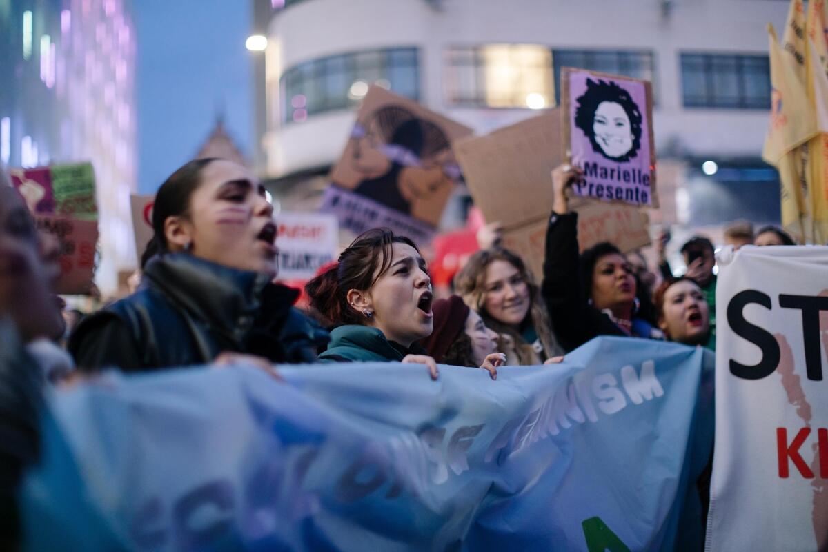 Feminist Assembly of Latin America at International Women's Strike in London. © Marie Jacquemin / Greenpeace