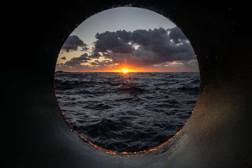 View from Window of Arctic Sunrise. © Chris J Ratcliffe / Greenpeace