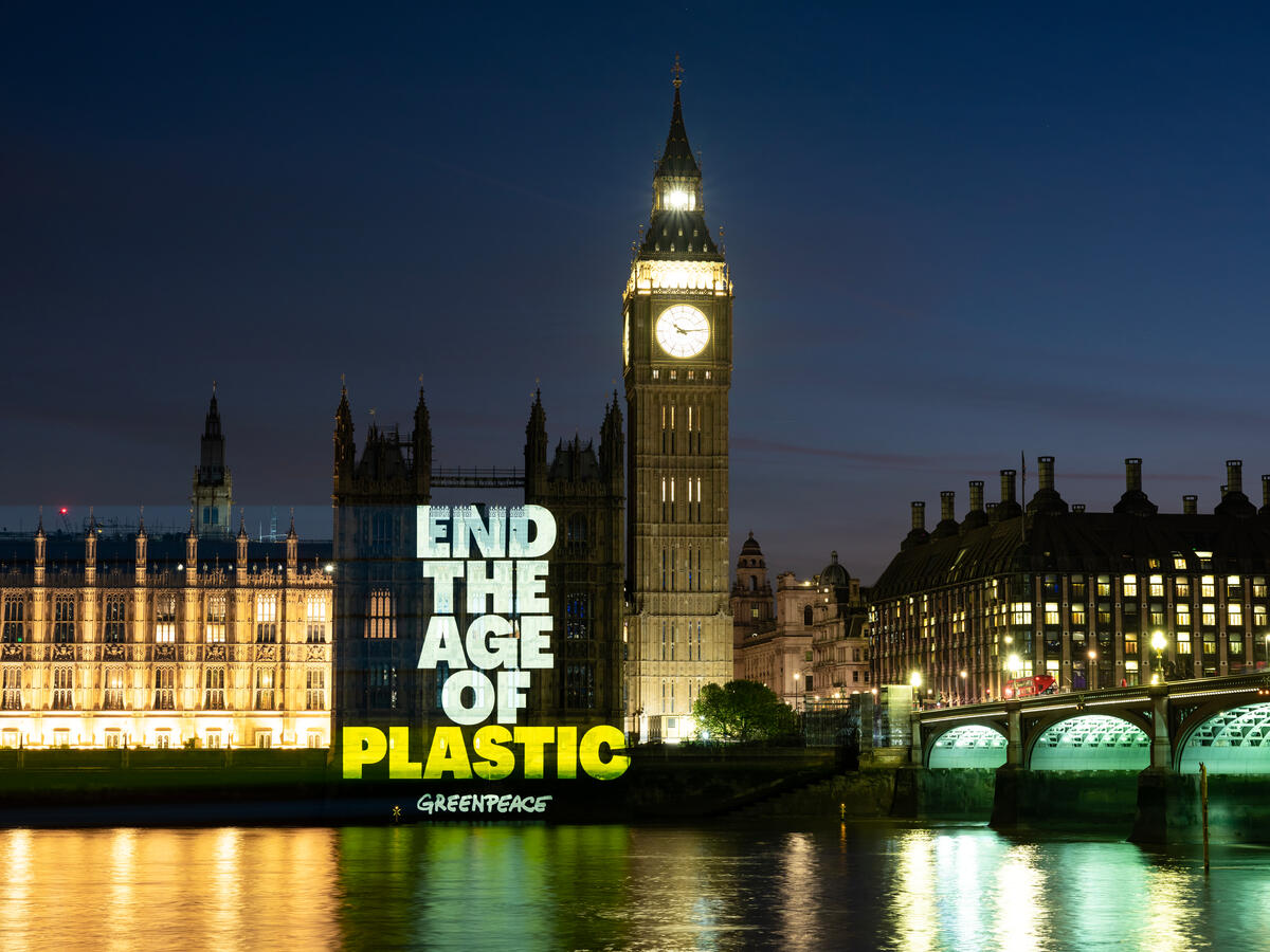 Global Plastics Treaty: Parliament Projection in London. ©  Ollie Harrop / Greenpeace