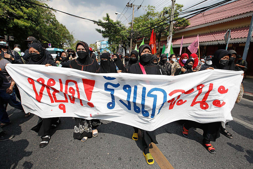 Save Chana Protest in Bangkok. © Tadchakorn  Kitchaiphon / Greenpeace