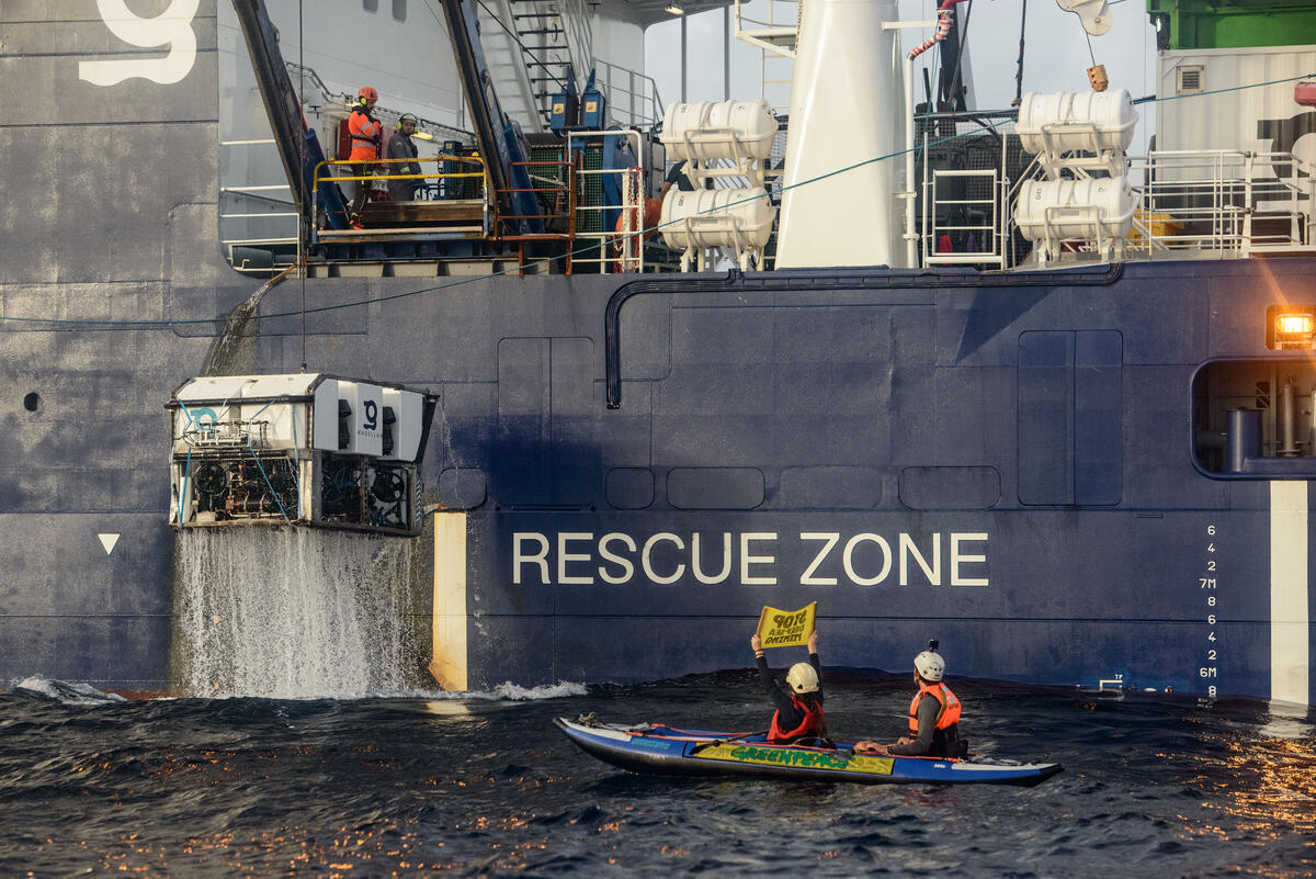 Greenpeace continues to confront a deep-sea mining ship in the at-risk Pacific region. © Martin Katz / Greenpeace