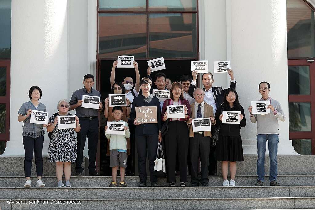 The people win lawsuit against the Thai government for not acting on haze crisis in Thailand ©Visarut Sankham / Greenpeace