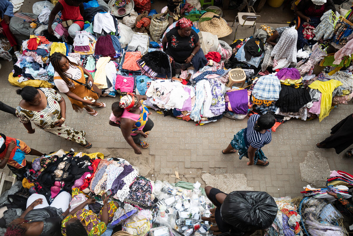 Fast Fashion and Waste Colonialism - Textile Waste Research in Ghana. © Kevin McElvaney / Greenpeace