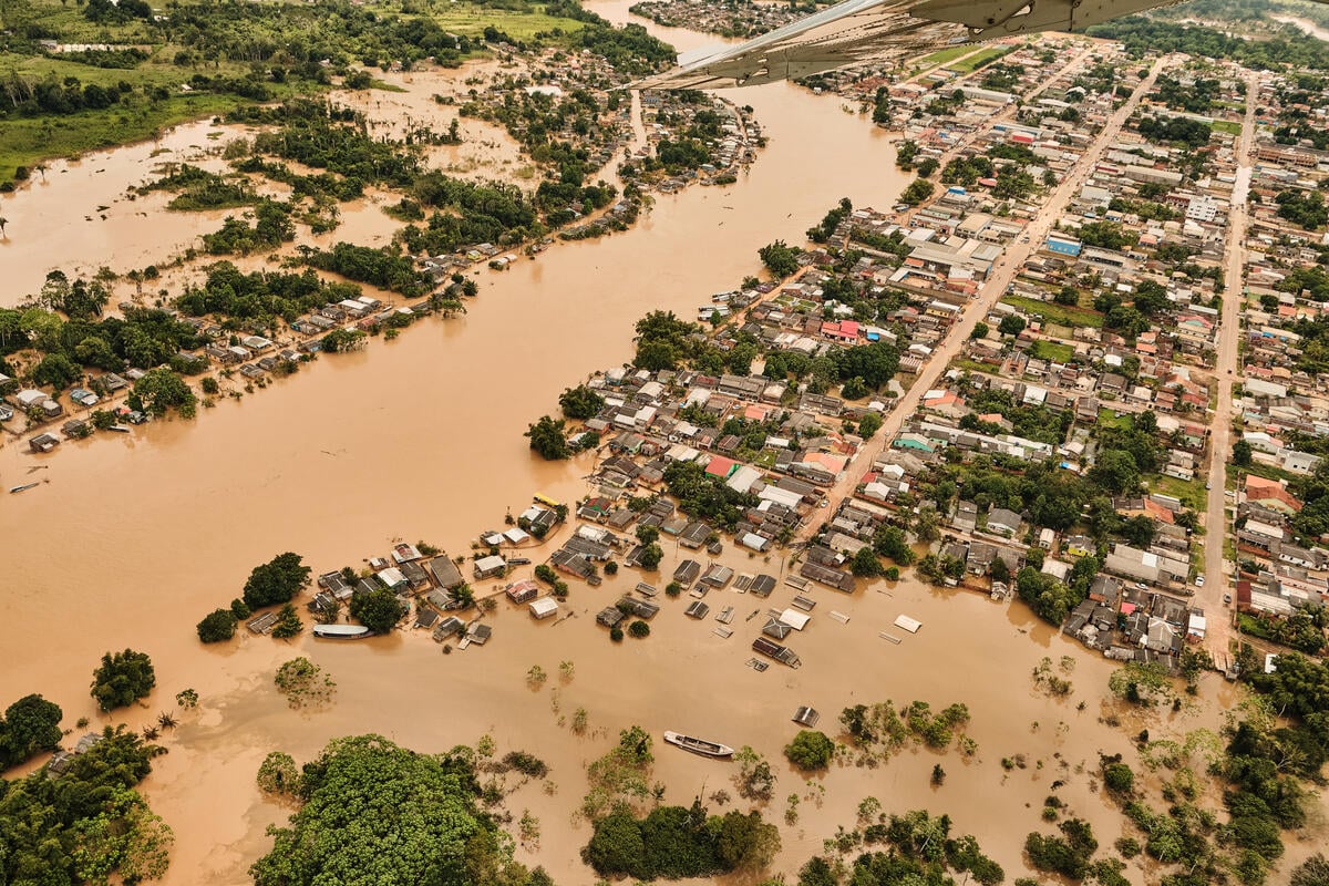 Overflight in Sena Madureira under Flood, Acre, Brazil. © Alexandre Noronha / Greenpeace
