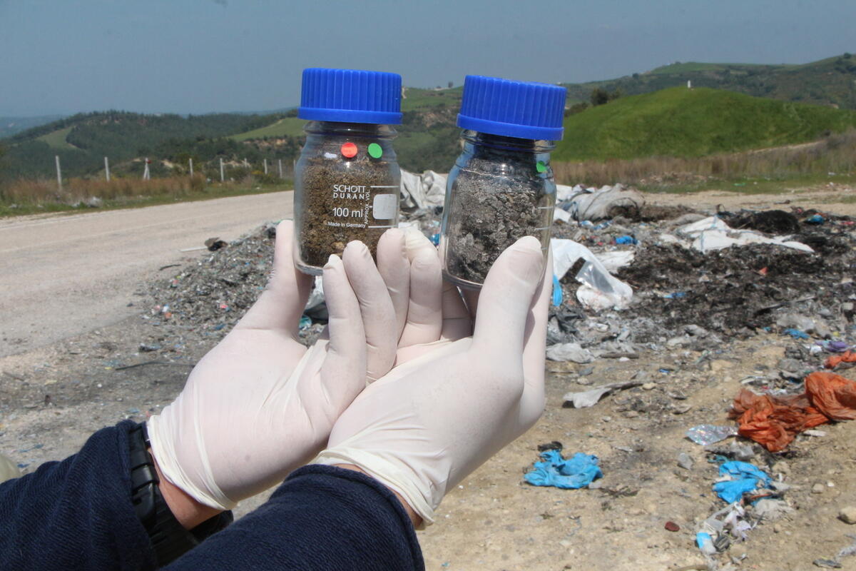 Soil Investigation in Karahan, Adana Province, Turkey. © Ihsan Yalcin / Greenpeace